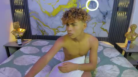 anyelotwink online show from March 21, 5:02 am