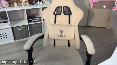 AlexBella online show from March 5, 1:53 pm