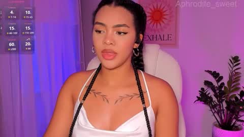 Snapshot of aphrodite_sweet chatting on October 16, 7:02 pm Karla online show from October 16, 7:02 pm