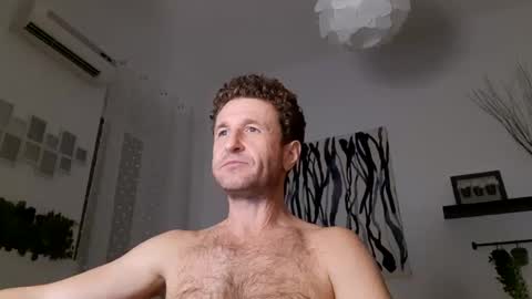 Snapshot of apollobest77 chatting on January 17, 8:11 pm apollobest77 online show from January 17, 8:11 pm