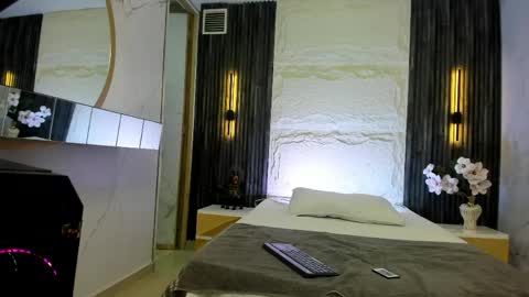   online show from April 2, 2:52 am