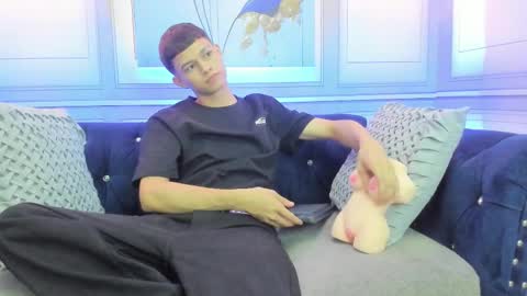   online show from March 25, 2:18 am