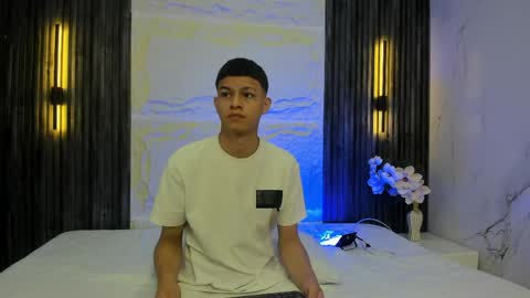   online show from April 18, 2:13 am