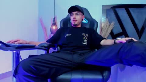 Apolo online show from November 25, 9:35 pm