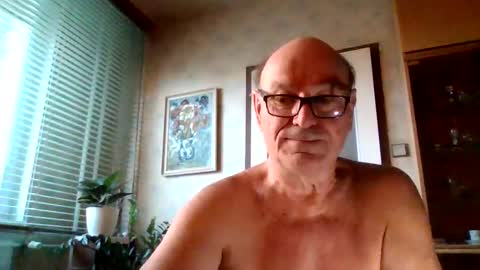 Snapshot of apony58 chatting on October 29, 6:04 am Adam online show from October 29, 6:04 am