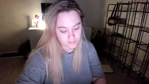 Snapshot of appleyummybuns chatting on October 30, 7:03 pm appleyummybuns online show from October 30, 7:03 pm