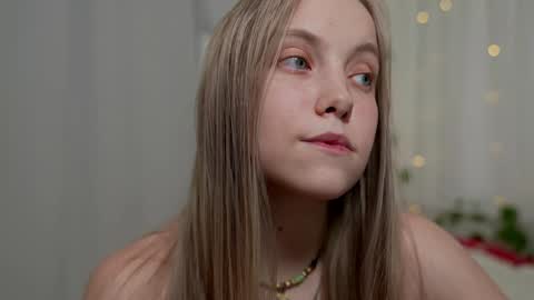  REYNA  my friend   online show from February 7, 8:42 pm