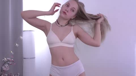  REYNA  my friend   online show from March 9, 8:18 am