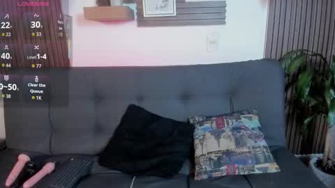 Snapshot of appril_foxx chatting on October 14, 6:22 pm apprilfoxx online show from October 14, 6:22 pm
