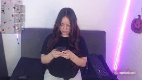 Snapshot of apriil_3 chatting on October 17, 4:27 am Abril Freelance Model online show from October 17, 4:27 am
