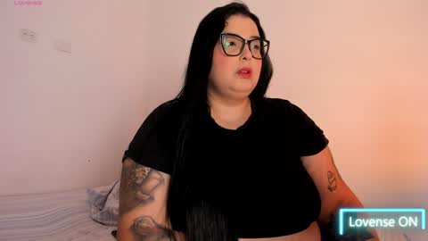 Snapshot of apriilpeach_ chatting on January 28, 12:36 am Maria online show from January 28, 12:36 am
