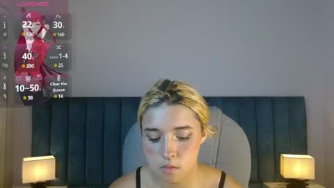 Snapshot of april__bunny chatting on February 20, 1:25 am April Bunny online show from February 20, 1:25 am