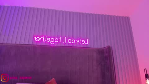 Snapshot of april_ebony18_ chatting on February 19, 1:39 pm April online show from February 19, 1:39 pm