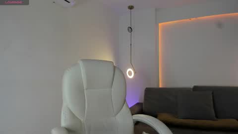 Snapshot of april_ebony18_ chatting on March 12, 10:26 am April online show from March 12, 10:26 am