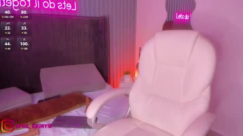 Snapshot of april_ebony18_ chatting on March 2, 2:32 pm April online show from March 2, 2:32 pm