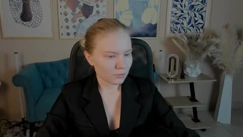 Snapshot of aprilserenity chatting on October 24, 2:34 am April. All year round. online show from October 24, 2:34 am