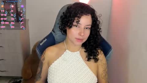 Snapshot of aqua_emilly chatting on September 17, 12:03 am aqua emilly online show from September 17, 12:03 am