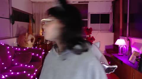 Zam independent model online show from October 29, 2:35 am