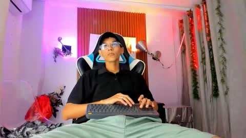 Snapshot of aquarius_xxx chatting on October 18, 12:09 pm aquarius_xxx online show from October 18, 12:09 pm