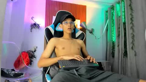 Snapshot of aquarius_xxx chatting on October 17, 11:58 am aquarius_xxx online show from October 17, 11:58 am