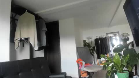 T. online show from February 19, 7:02 pm