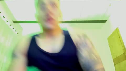Snapshot of aquiles_51 chatting on January 26, 12:26 am Jonathan online show from January 26, 12:26 am