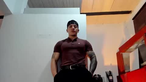 Snapshot of aquiles_51 chatting on September 23, 9:43 pm Jonathan online show from September 23, 9:43 pm