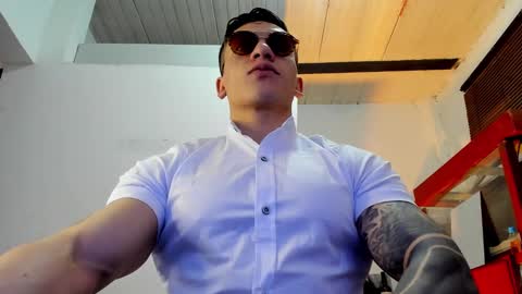 Snapshot of aquiles_51 chatting on September 9, 9:48 pm Jonathan online show from September 9, 9:48 pm