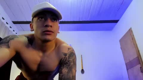 Snapshot of aquiles_51 chatting on February 25, 10:31 pm Jonathan online show from February 25, 10:31 pm