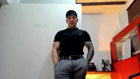 Snapshot of aquiles_51 chatting on October 10, 8:57 pm Jonathan online show from October 10, 8:57 pm