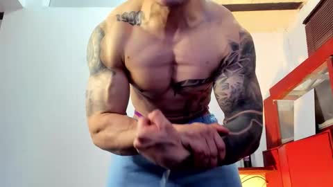 Snapshot of aquiles_51 chatting on September 25, 9:44 pm Jonathan online show from September 25, 9:44 pm