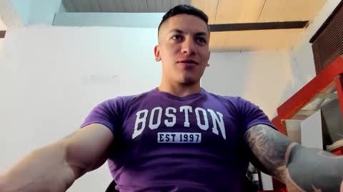Snapshot of aquiles_51 chatting on October 14, 8:34 pm Jonathan online show from October 14, 8:34 pm