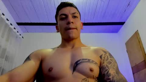 Snapshot of aquiles_51 chatting on February 26, 11:52 pm Jonathan online show from February 26, 11:52 pm