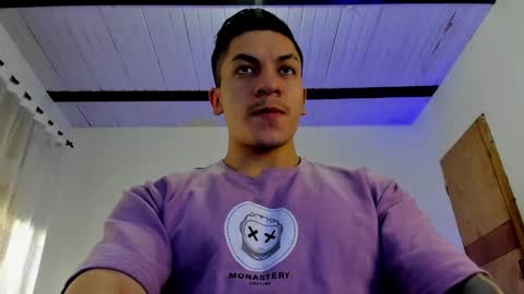 Snapshot of aquiles_51 chatting on March 9, 10:52 pm Jonathan online show from March 9, 10:52 pm