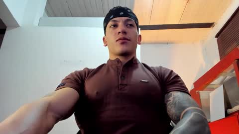 Snapshot of aquiles_51 chatting on October 17, 9:30 pm Jonathan online show from October 17, 9:30 pm