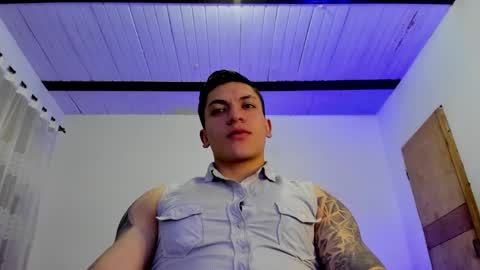Snapshot of aquiles_51 chatting on March 12, 11:44 pm Jonathan online show from March 12, 11:44 pm