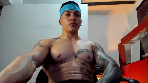 Snapshot of aquiles_51 chatting on September 12, 10:23 pm Jonathan online show from September 12, 10:23 pm