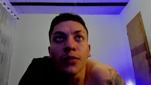 Snapshot of aquiles_51 chatting on March 6, 2:09 am Jonathan online show from March 6, 2:09 am