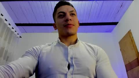 Snapshot of aquiles_51 chatting on February 14, 11:42 pm Jonathan online show from February 14, 11:42 pm