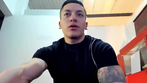 Snapshot of aquiles_51 chatting on October 18, 9:30 pm Jonathan online show from October 18, 9:30 pm