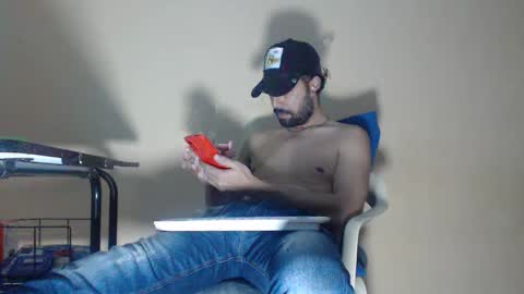 Snapshot of arabebigcock chatting on October 5, 8:23 am ARABE online show from October 5, 8:23 am