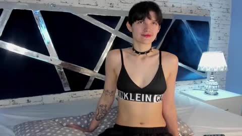 Snapshot of arabellablue chatting on October 14, 1:25 pm ArabellaBlue online show from October 14, 1:25 pm