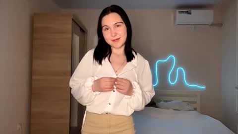 Emi online show from March 15, 4:21 pm