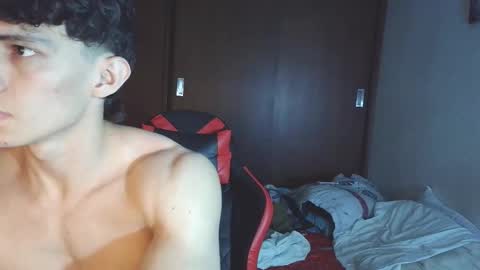 Snapshot of ares_aestheticgod chatting on October 20, 3:55 am Ares D online show from October 20, 3:55 am