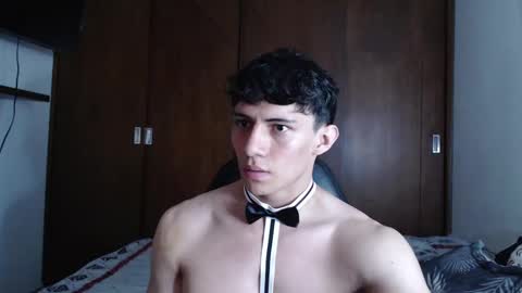 Snapshot of ares_aestheticgod chatting on March 11, 3:04 am Ares D online show from March 11, 3:04 am