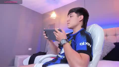 Snapshot of ares_di_martin chatting on September 27, 9:34 pm Ares online show from September 27, 9:34 pm