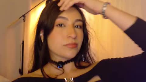 Ari online show from November 14, 3:36 pm