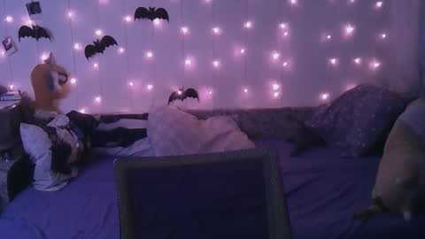 Ahri online show from March 12, 6:32 pm