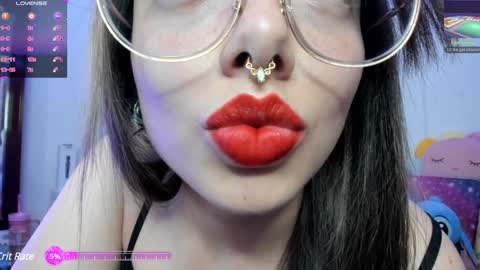 Snapshot of aria_alaia chatting on January 21, 12:57 am Linda online show from January 21, 12:57 am
