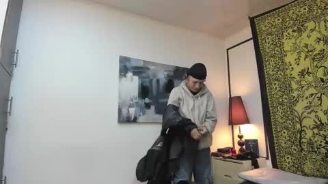 aria y orien  online show from October 27, 11:10 am